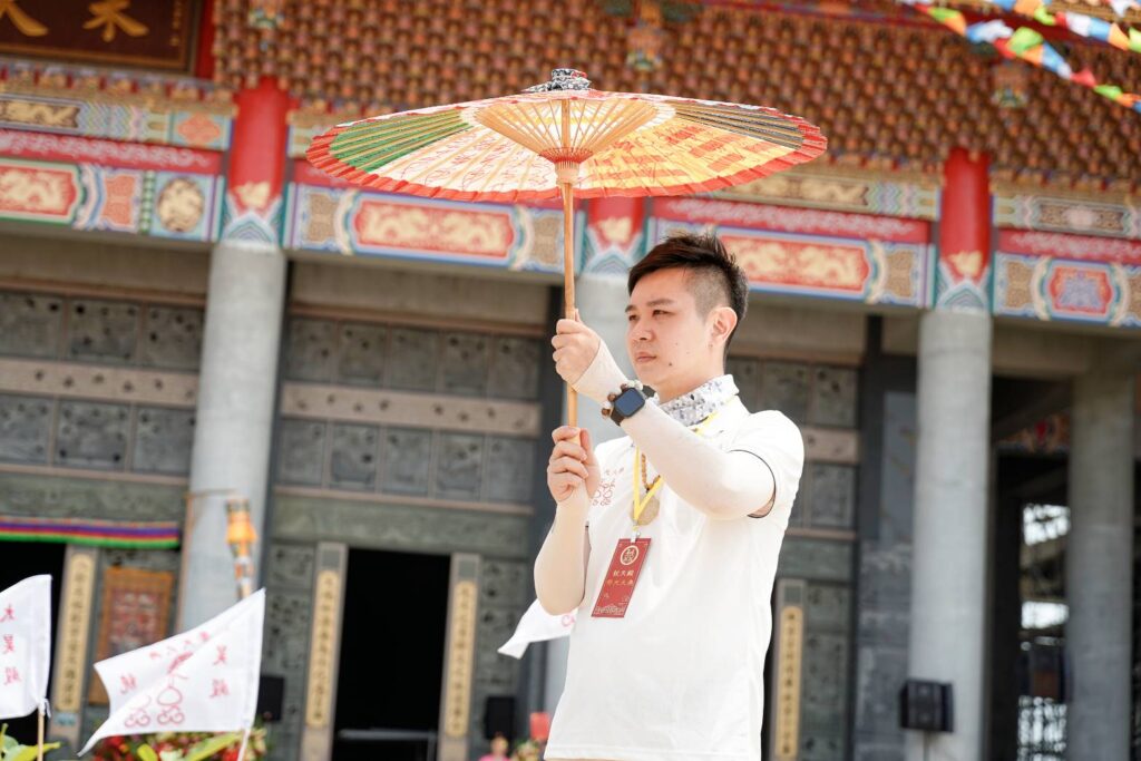 無極天界認證!祭天大典傅堃榕(未天子)獲伏羲女媧聖賜「無極天旨」正式執掌命理師與未天道講師 | 索引新聞 Index News 無極天界認證!祭天大典傅堃榕(未天子)獲伏羲女媧聖賜「無極天旨」正式執掌命理師與未天道講師 | 索引新聞 Index News