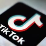 短影音平台 TikTok 的應用程式圖示。馬來西亞政府擬自 2026 年起以「監管沙盒」方式測試年齡驗證等兒少保護措施，方向被外媒形容為跟進澳洲對未滿 16 歲使用社群媒體的管制趨勢。圖片翻攝自 Michael West Media。