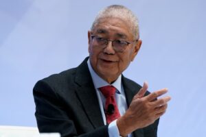 菲律賓央行（BSP）預計2月19日再降息25個基點、將基準利率調降至4.25%，市場普遍認為這可能是本輪寬鬆周期的最後一刀，累計降幅將達2.25個百分點。圖／翻攝自 Reuters（路透社）