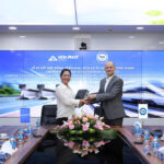 和發與TÜV SÜD代表2日在簽約現場合影,為和發鋼軌產品啟動國際認證程序。圖 / 和發集團官網